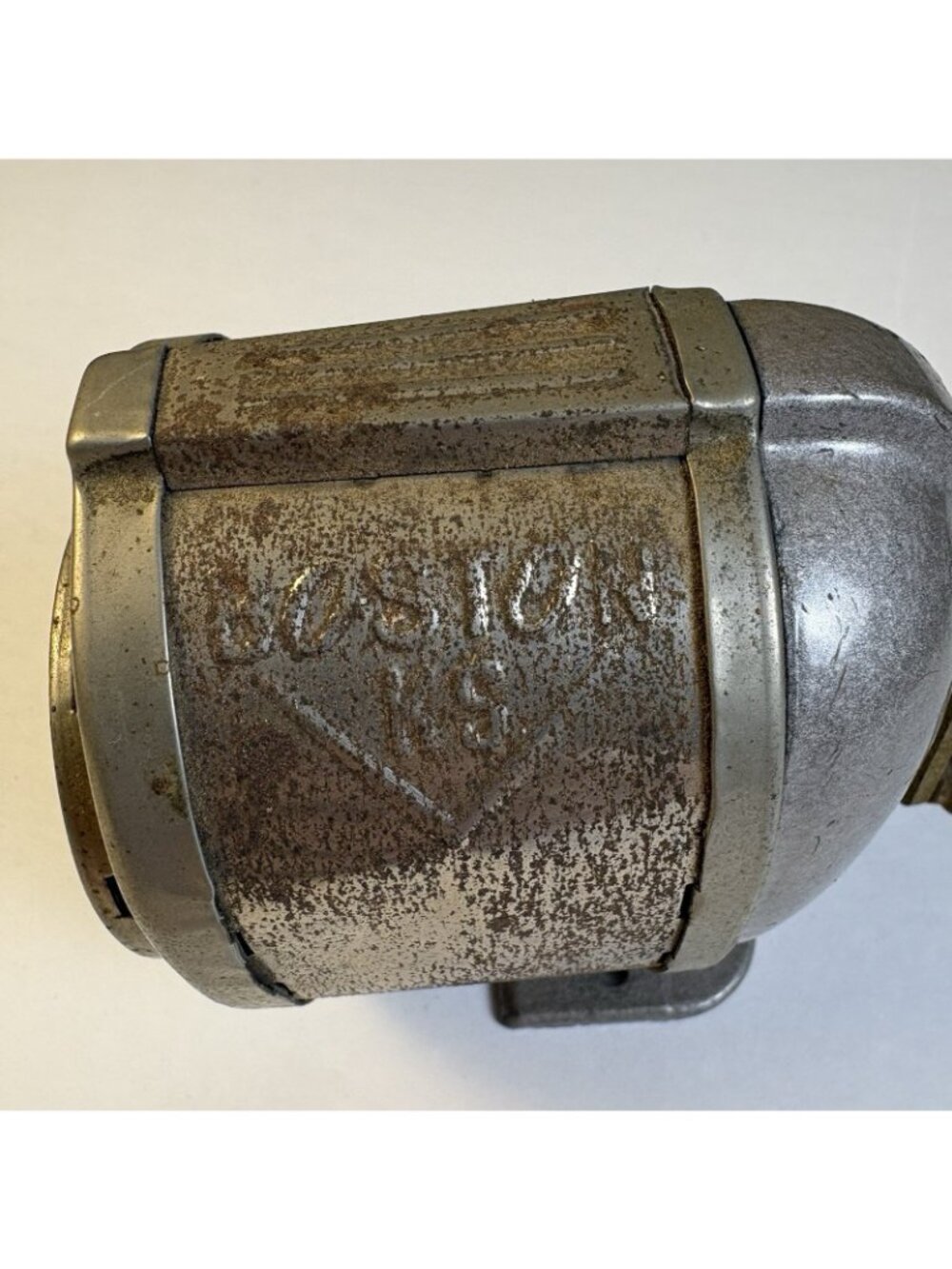 Vtg Boston KS 8-Hole Wall Desk Mount Pencil Sharpener Hand Crank Made in USA - Picture 4 of 7